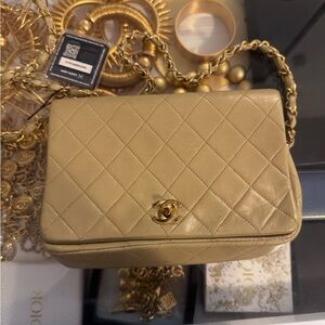 Chic Quilted Beige Shoulder Bag